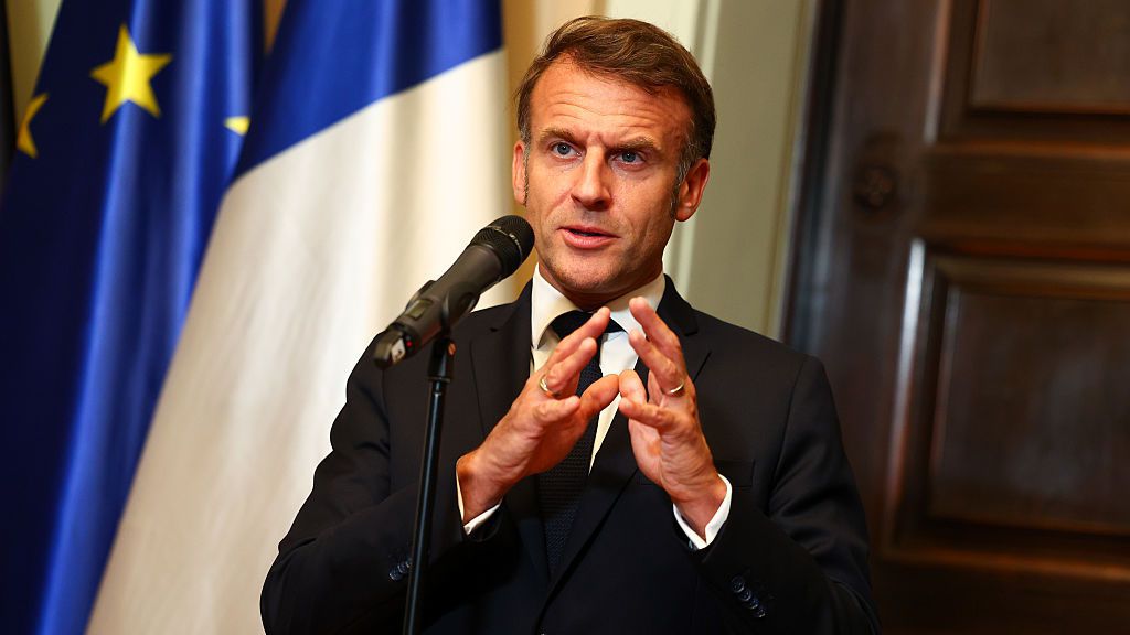 Макрон оповести, че ще номинира нов премиер на Франция