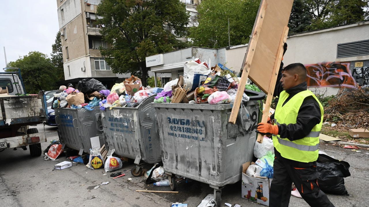 Затворници се включиха в преодоляването на кризата с боклука