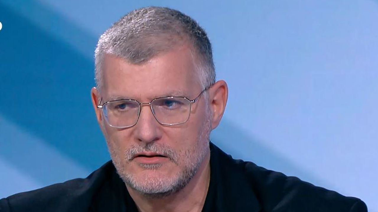 По думите му назалната ваксина за деца изгражда много добър