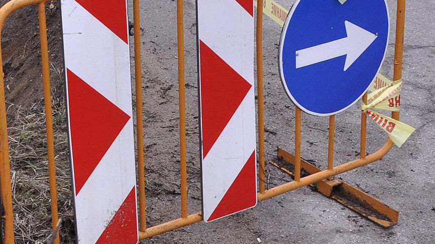 Скала се свлече и затвори пътя Велико Търново - Арбанаси