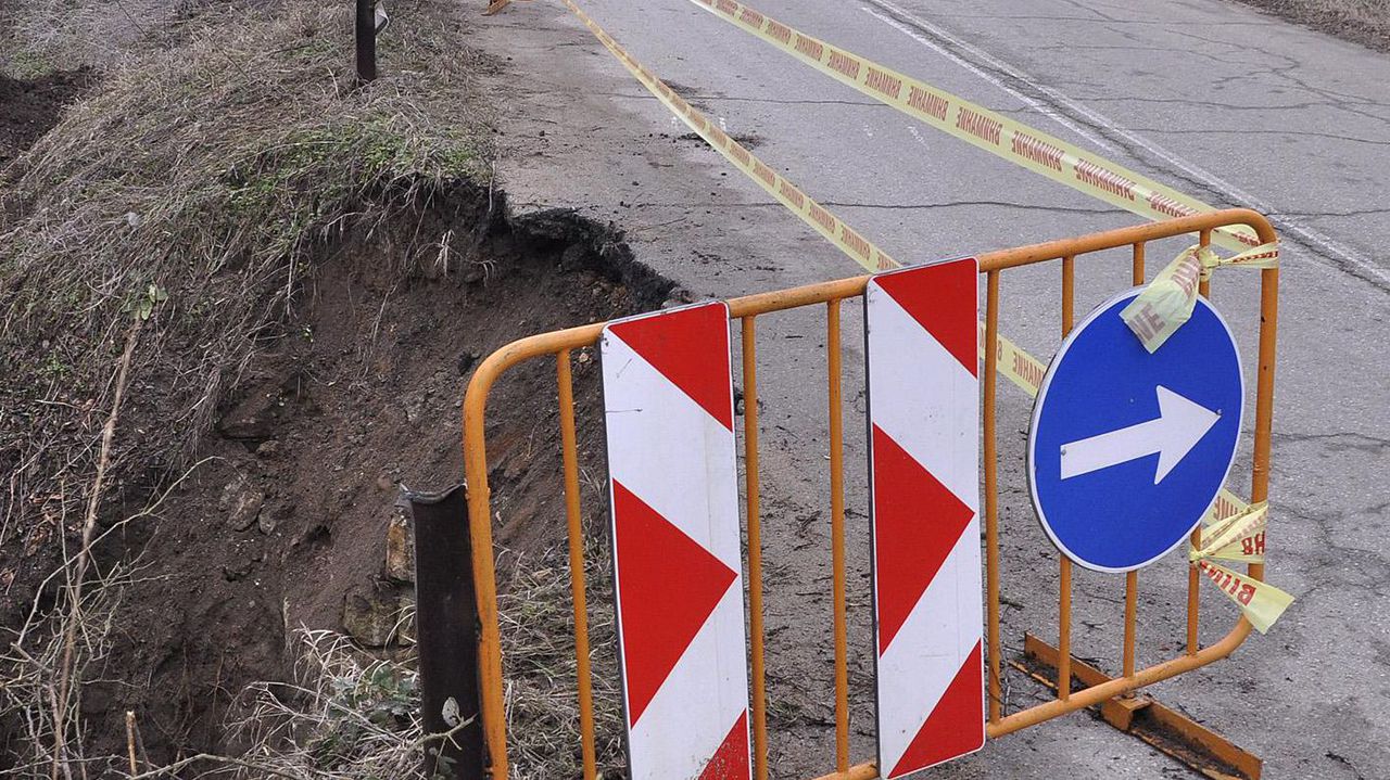 Затварят участъка от Бургас в посока летището край "Сарафово" заради ремонт на пътното платно