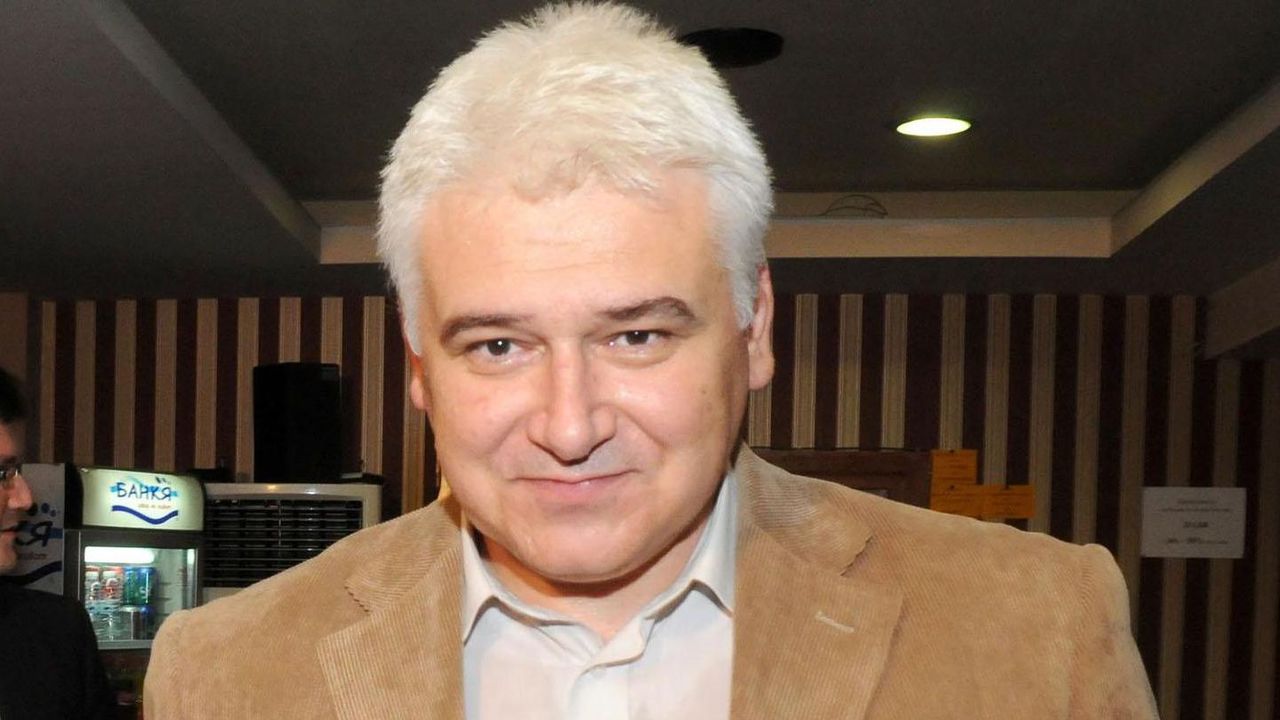 Проф. Пламен Киров за оставката на Крум Зарков: Не трябва да плюеш по ръката, която те е хранила