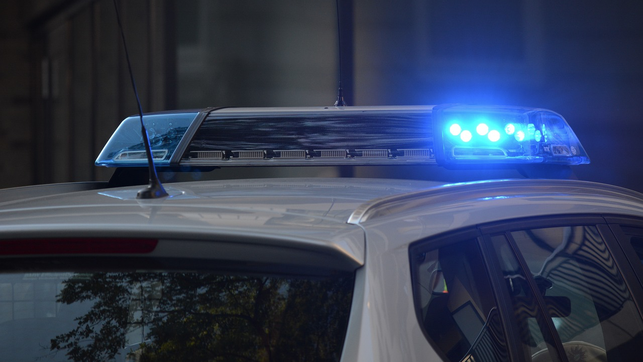 Двама мъже и жена са задържани в Бургас при полицейска операция
