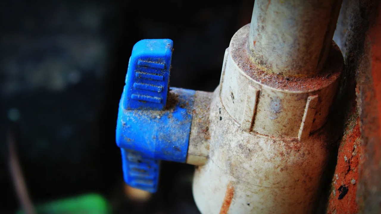 ВиК авария остави без вода част от Сопот