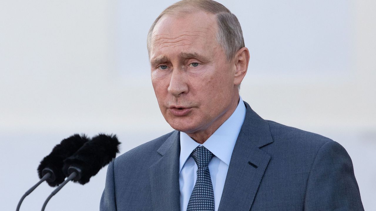 Путин не присъства на поклонението на бившия транспортен министър, изпрати венец