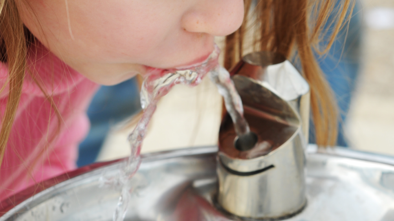 В пет столични училища ще бъдат открити първите умни филтриращи