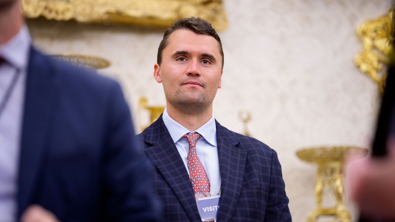 Простреляха известен десен активист, помогнал за преизбирането на Тръмп