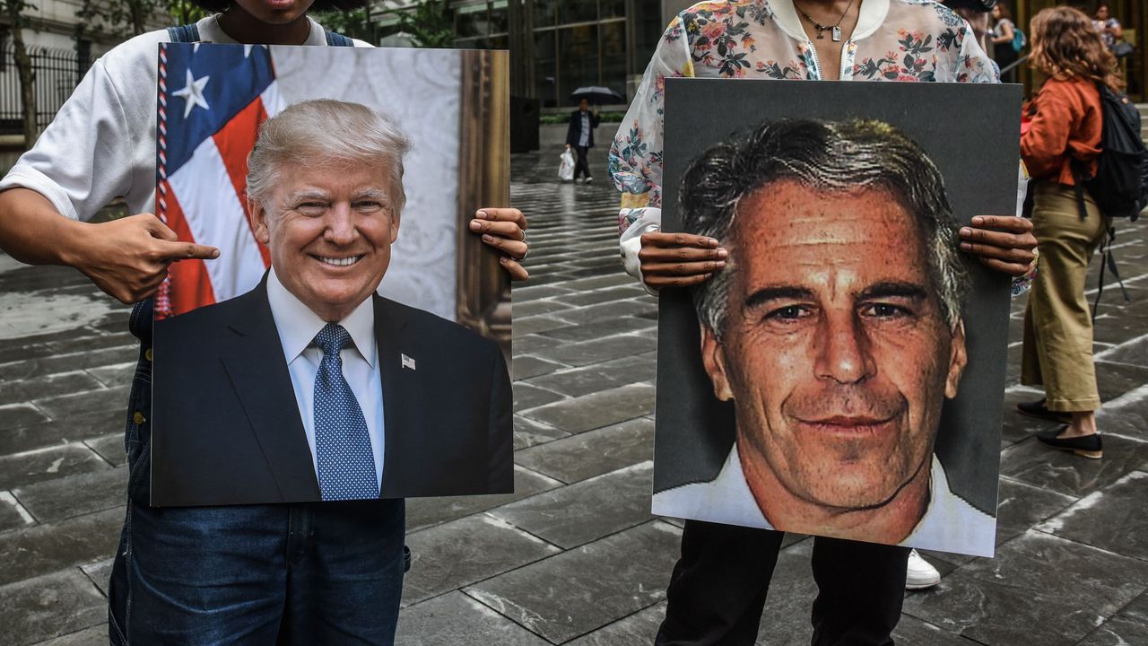 Тръмп отрече да е автор на писмо с неприлично съдържание, адресирано до Епстийн