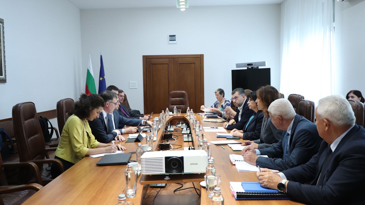 С откриваща среща с министър Петкова започна редовната годишна мисия на МВФ в България