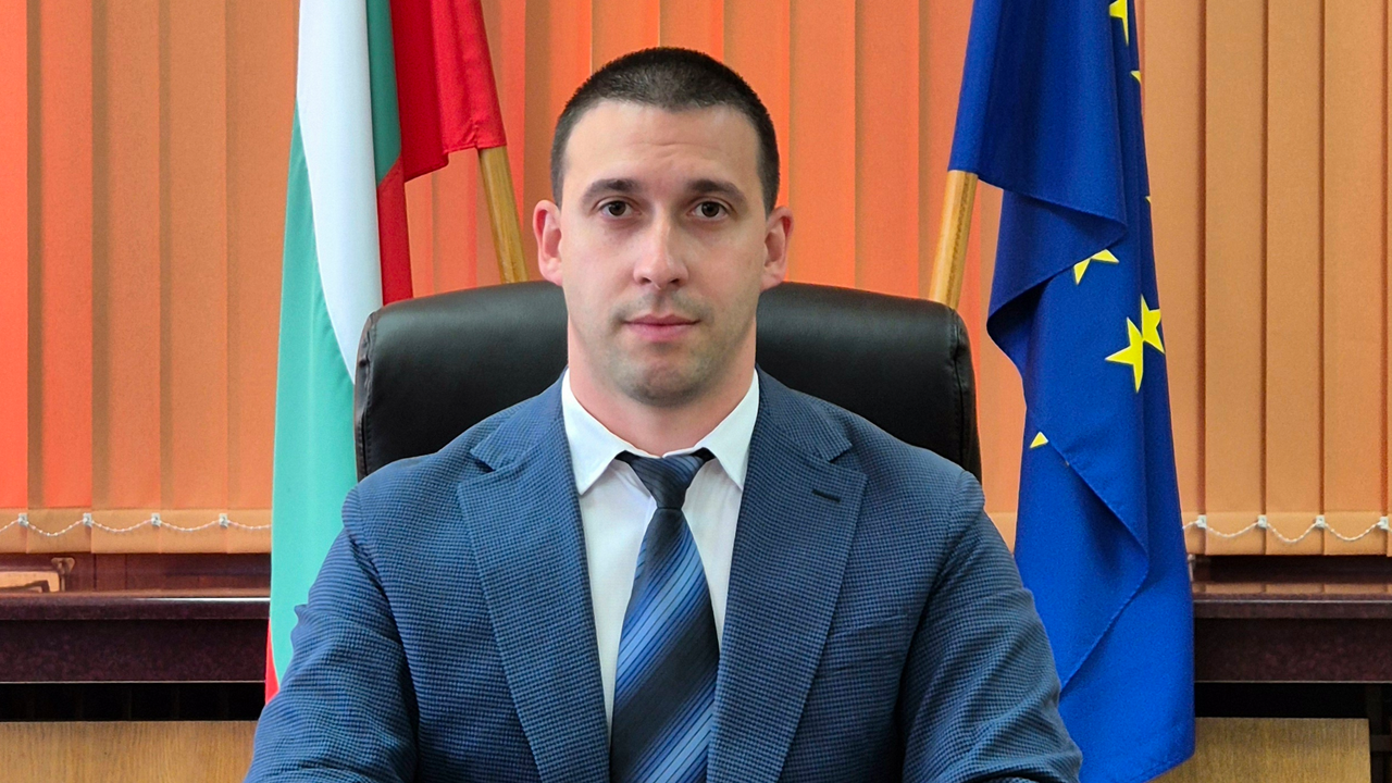 Областният управител на Плевен Николай Абрашев е освободен от поста