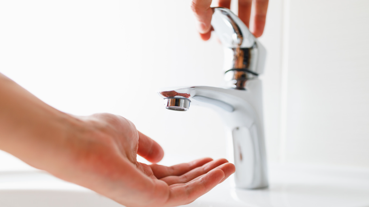 Във връзка с пресвързване на уличен водопровод по ул. Св.