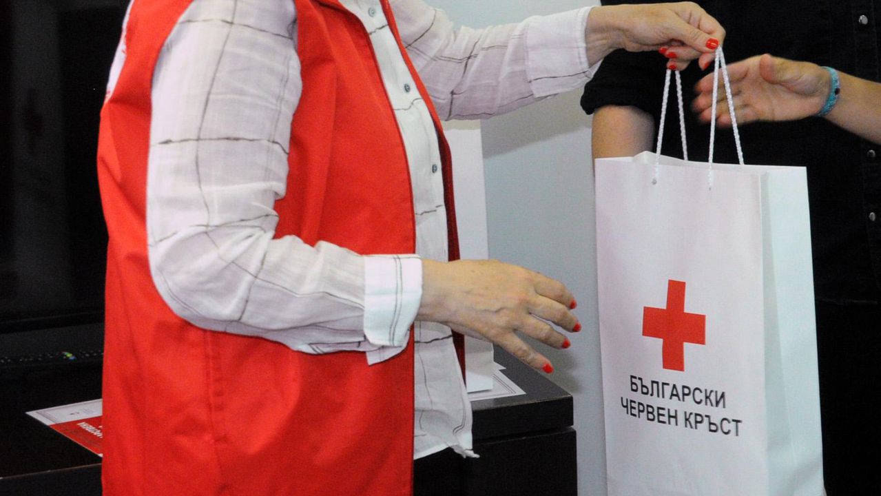 БЧК започва раздаването на пакети с храни и хигиенни продукти