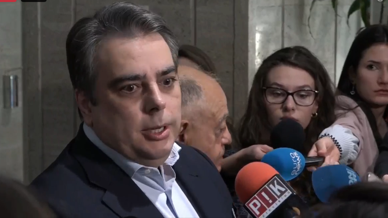 Асен Василев: Събрахме подписка за освобождаването на Антон Славчев от КПК