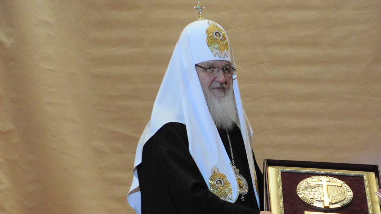 Патриарх Кирил уволни ръководителя на РПЦ в Западна Европа заради увлечение по покер