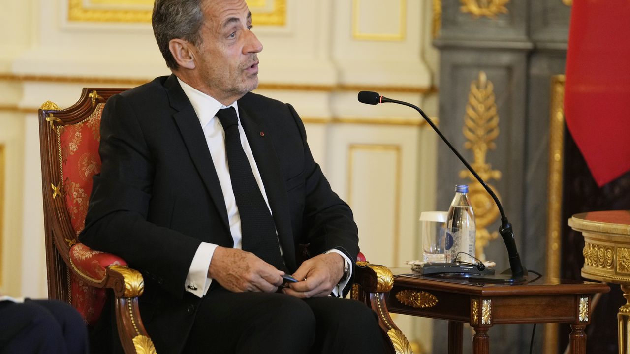 След като беше осъден на пет години затвор, Саркози беше