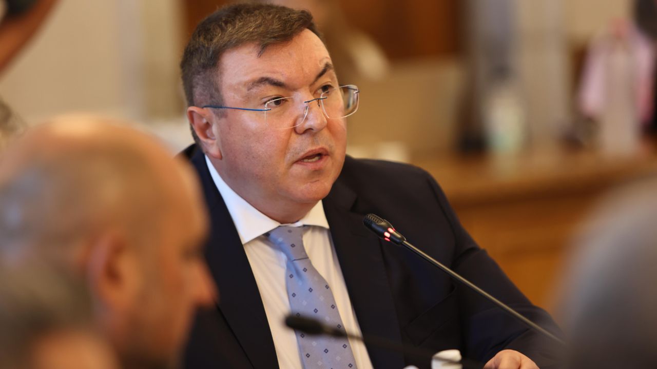 Проф. Костадин Ангелов: Във всеки областен град ще се формират нов тип стратегически лечебни заведения