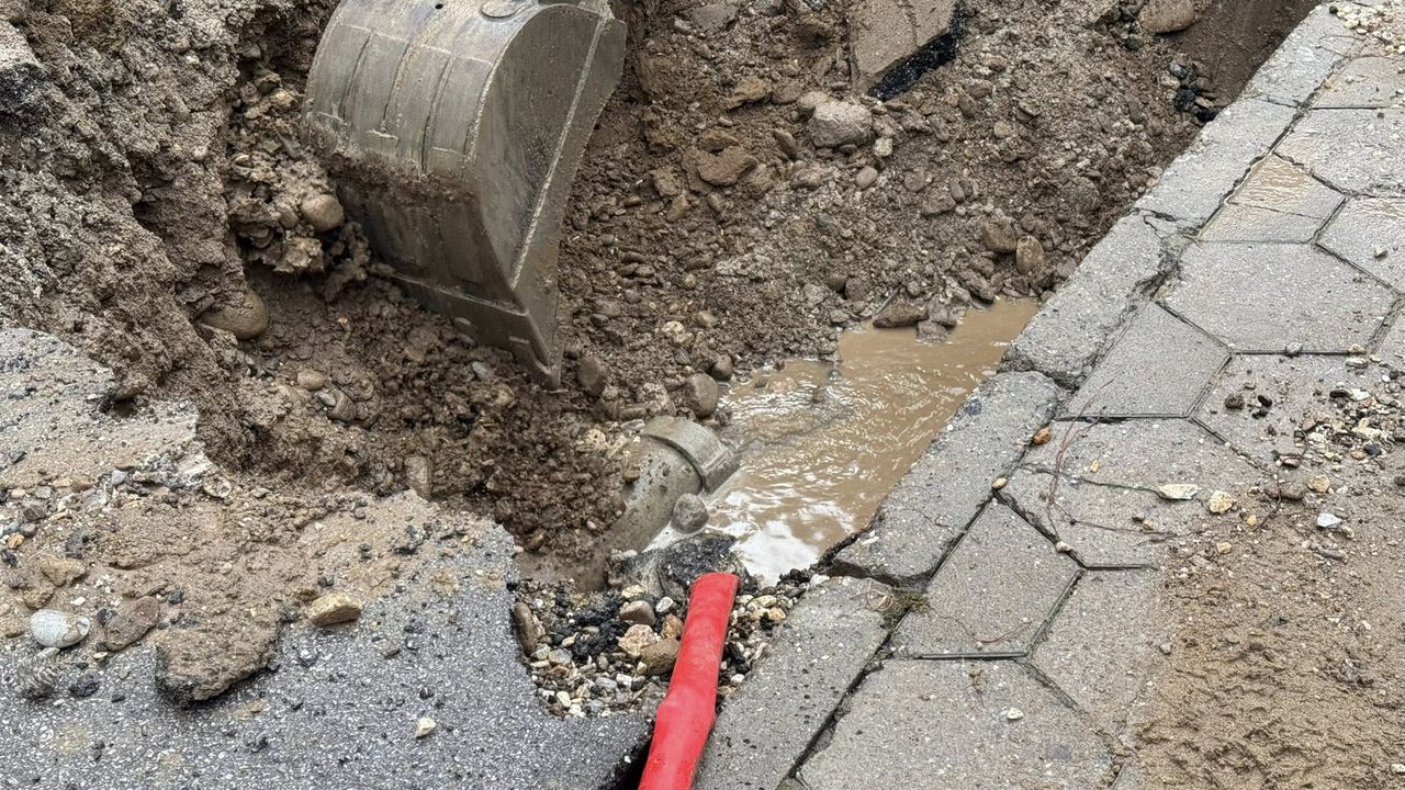 Авария на водопровод остави без вода част от пловдивския район "Тракия"