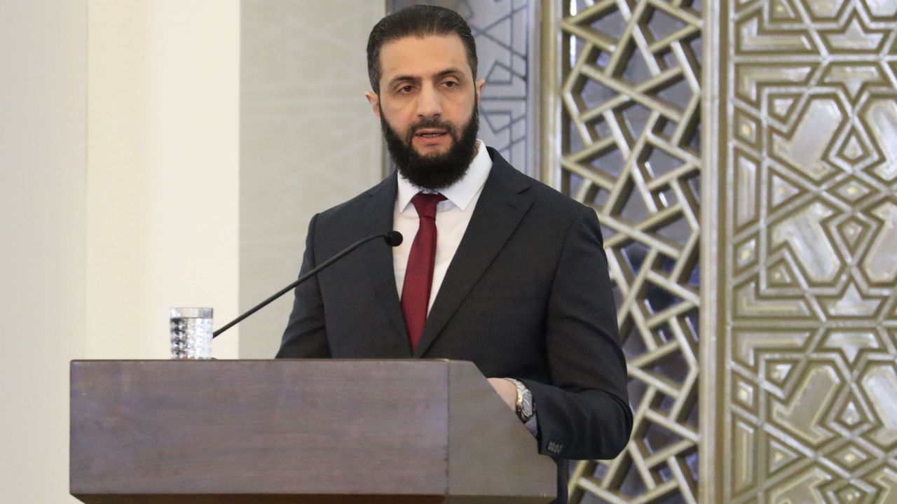 Кюрдска организация обвини Ахмед аш Шараа във военни престъпления и геноцид