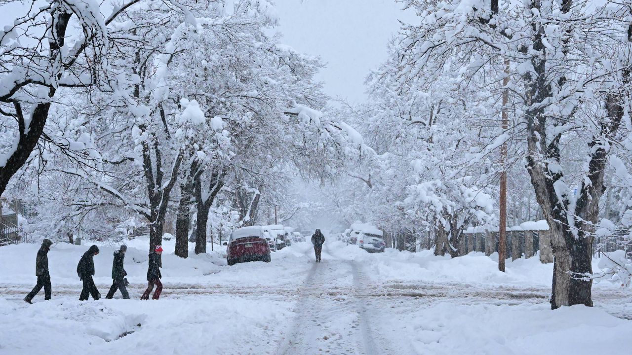 Снежни бури връхлитат САЩ
