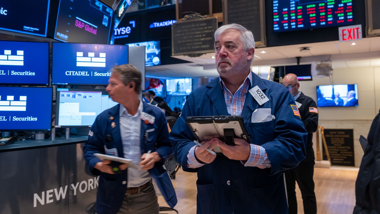 Широкообхватният S&P 500 спадна минимално - с 1,83 пункта или