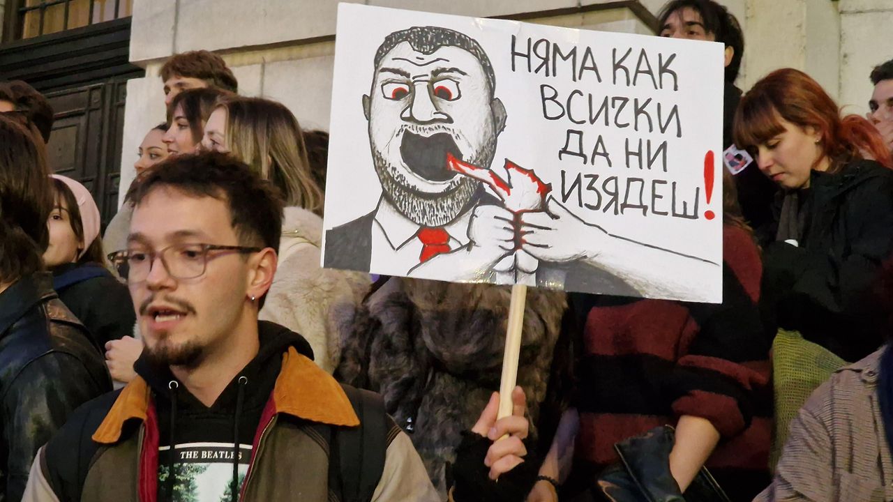 За осигуряване на сигурността са подготвени 19 контролно-пропускателни пункта. От