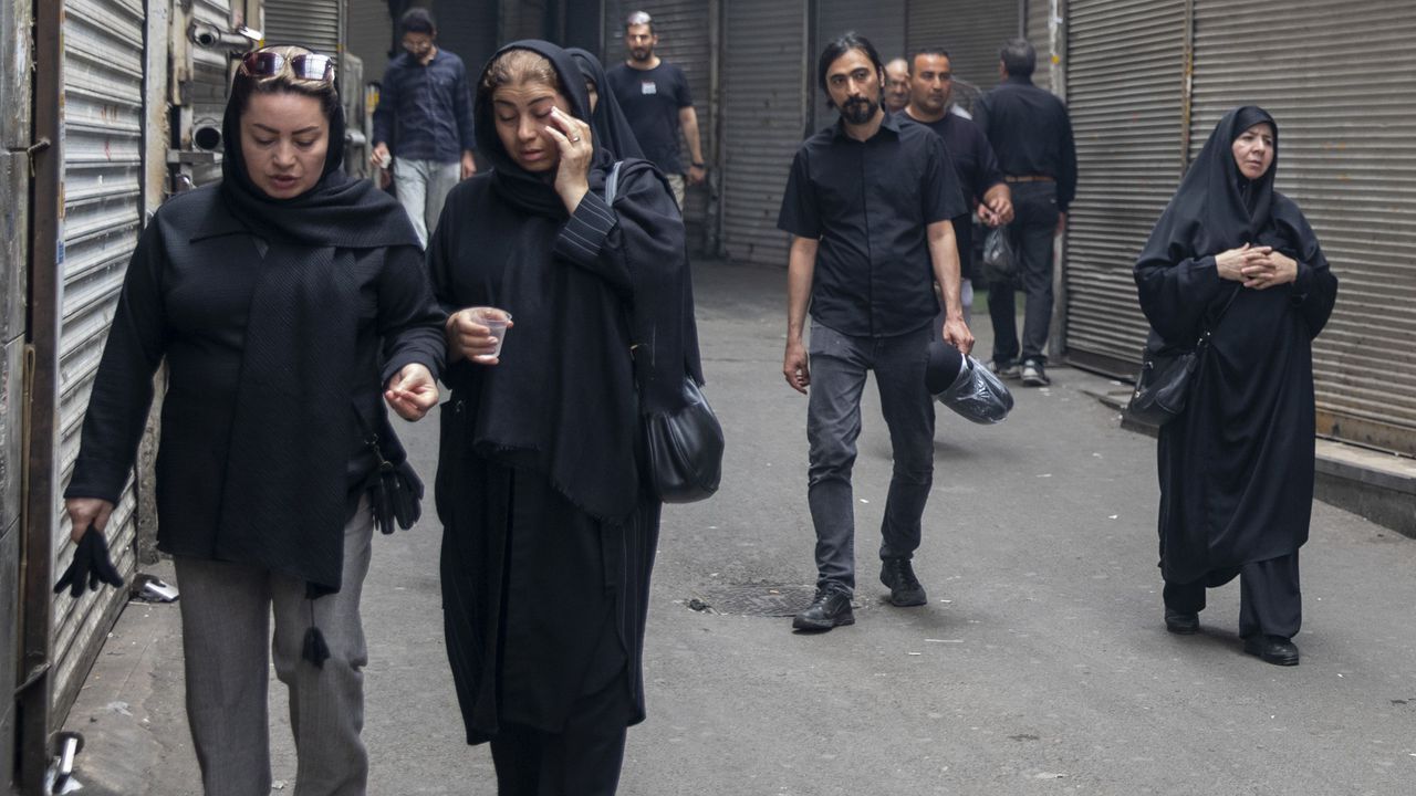 В няколко района на иранската столица Техеран са се появили