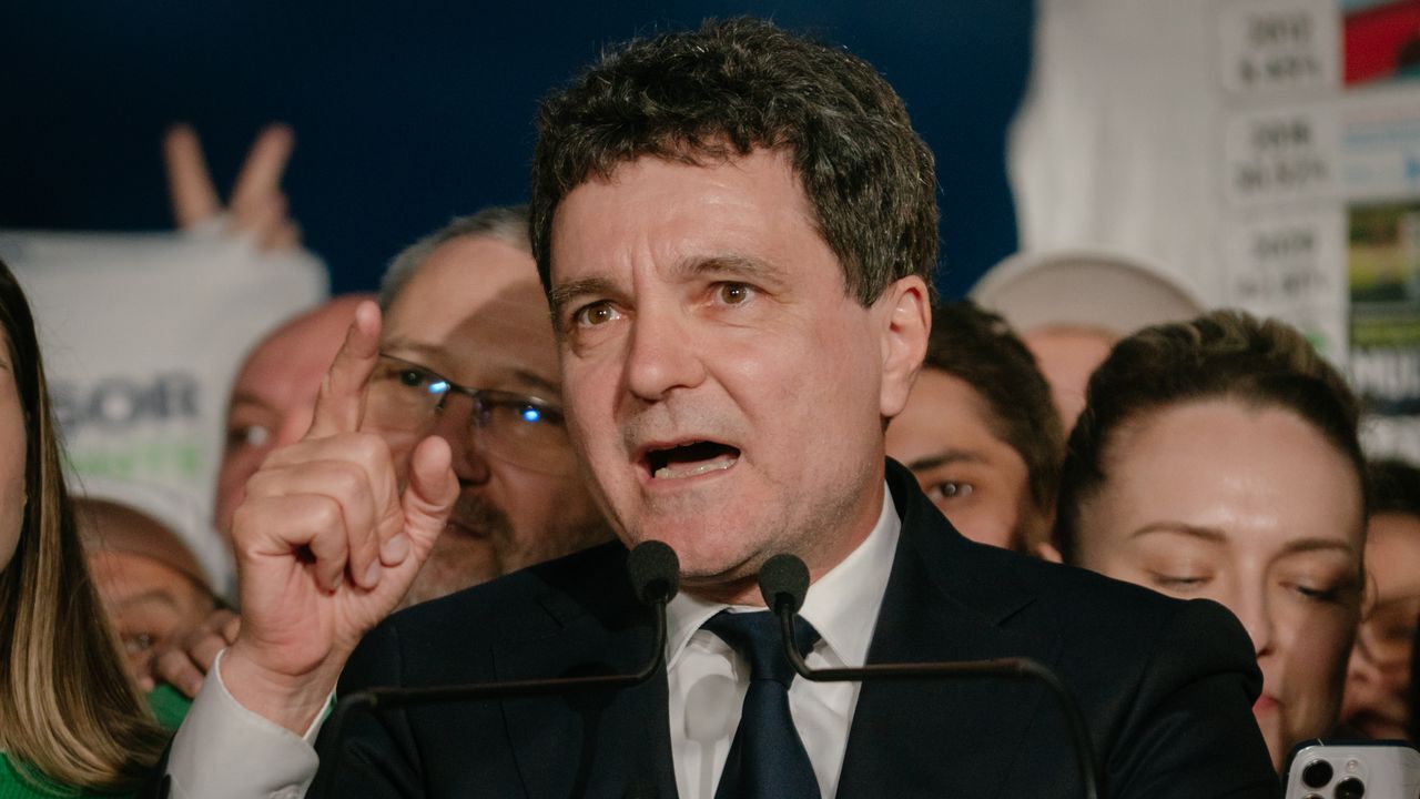 По време на интервюто той бе помолен да коментира и