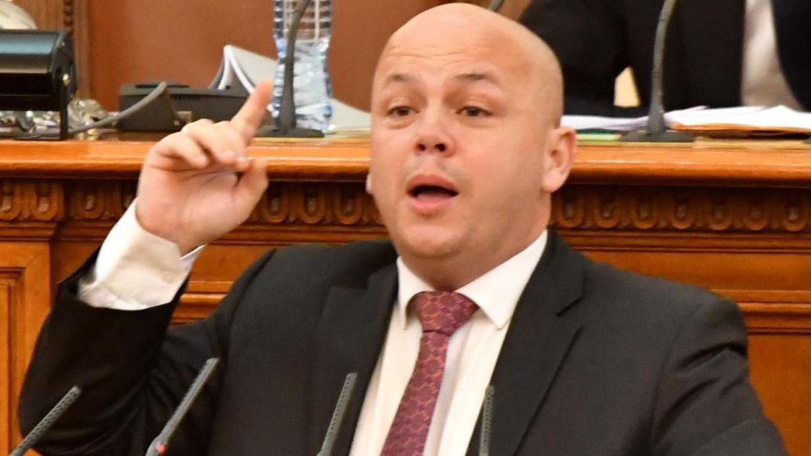 Александър Симов: Предложението за референдум на Румен Радев е политическа  игра
