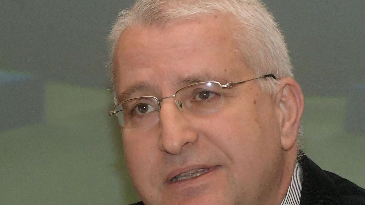 Проф. Светослав Малинов: Злонамерено е изказването на президента за референдума за еврото