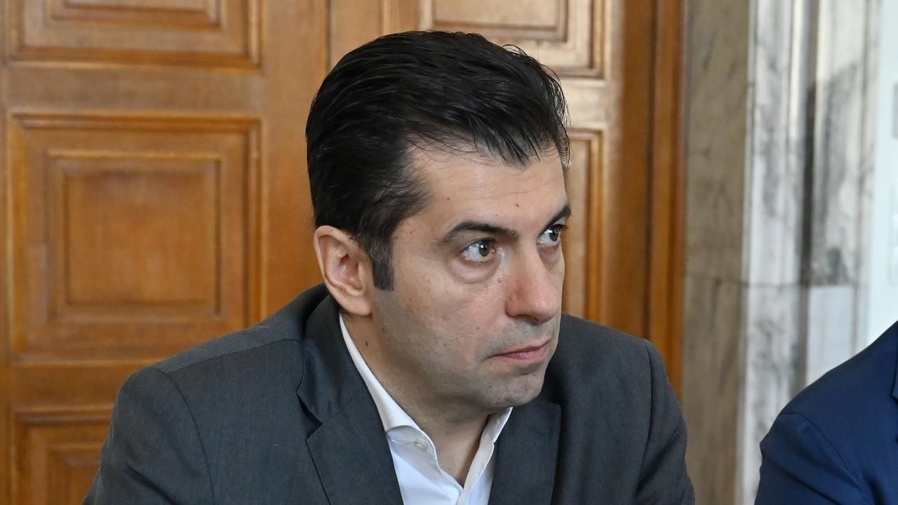Кирил Петков: Решението на КС за референдума за еврото е в съответствие с Конституцията