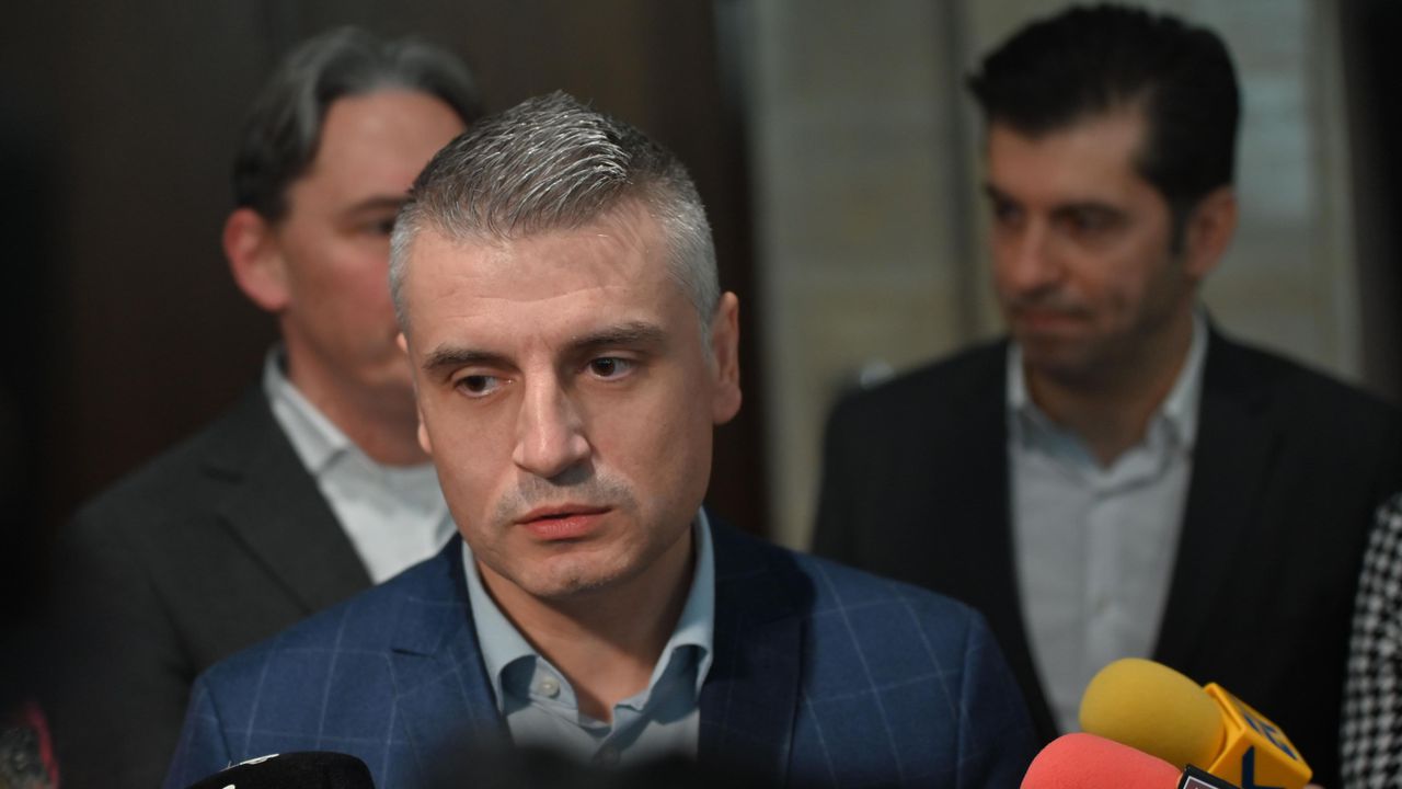 ПП: Заради Чичко Тревичко и КЕВР на Пеевски плащаме тока със солена такса "корупция"