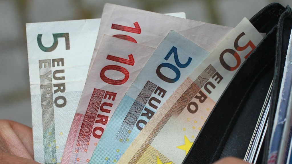 Вдигат пенсиите с 24,5 евро за осигурителен стаж и възраст