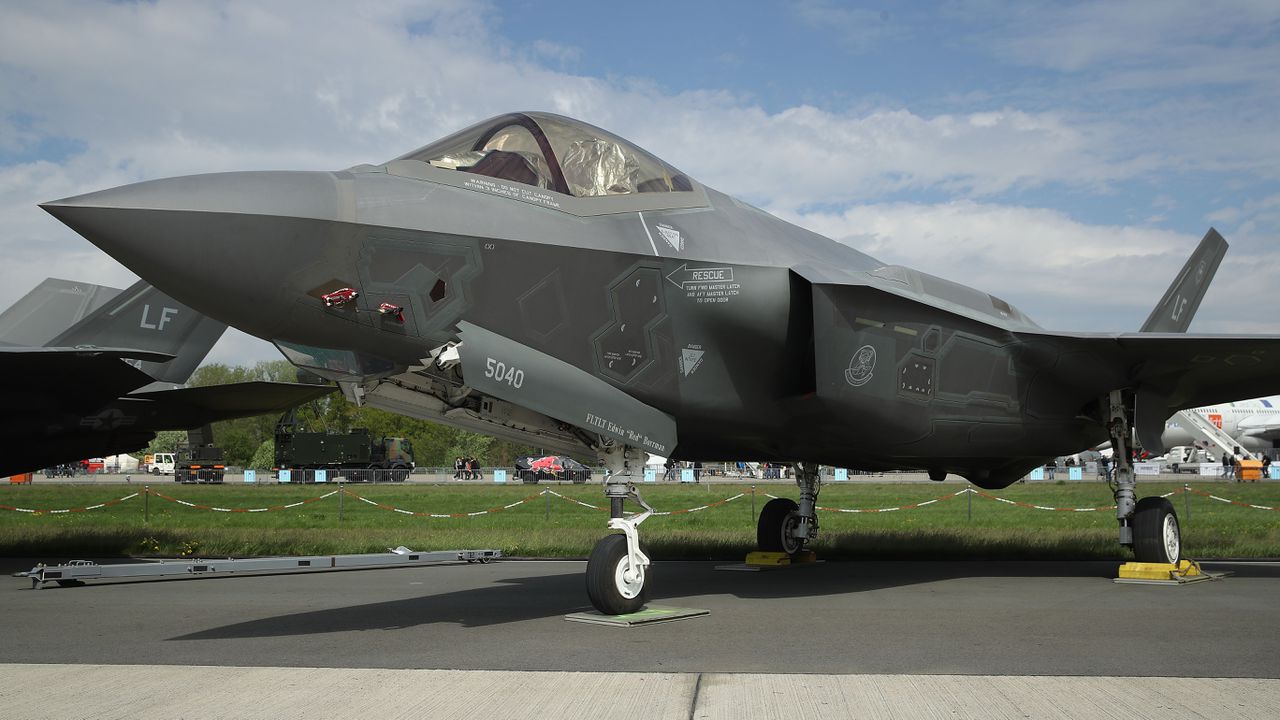 Германия не възнамерява да купува повече изтребители F-35 от САЩ