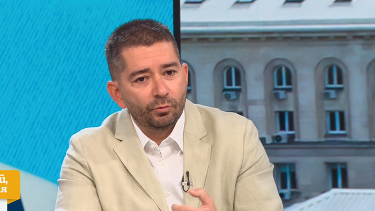 Слави Василев: Липсата на алтернатива крепи правителството
