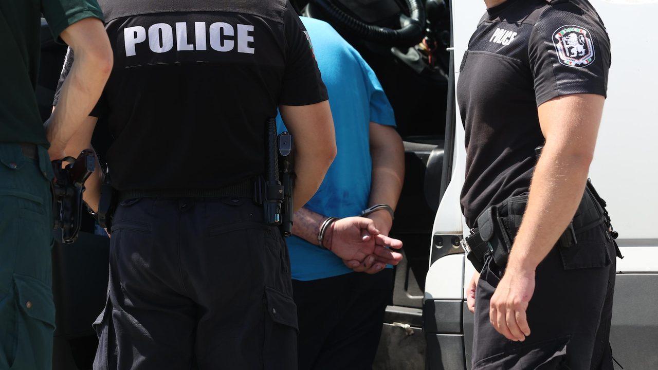 Мъж задигна 700 лв. от такси в Пловдив