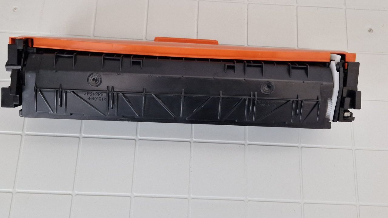 Над 1400 фалшиви тонер касети и кутии за тях задържаха митничари