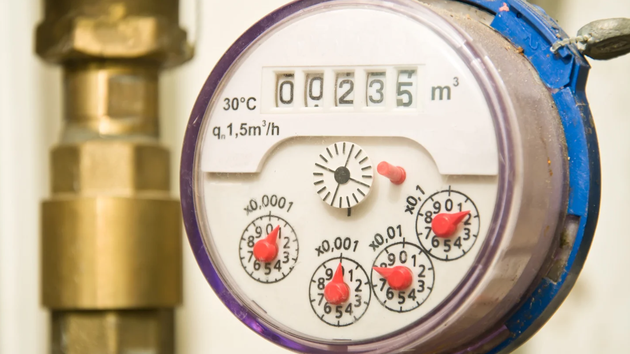 Когато има авария и до апартамента ни не стига топла