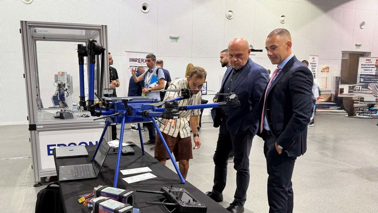 Българската индустрия като дял от БВП е почти три пъти