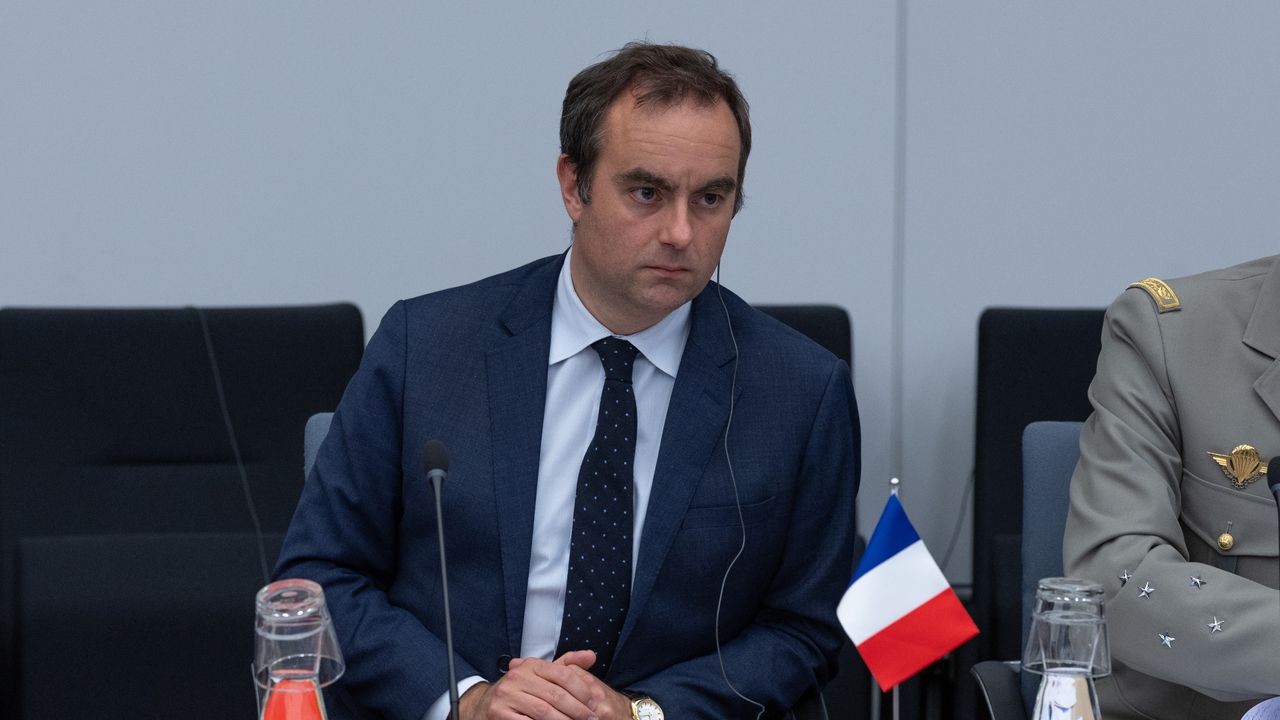 Френският премиер: Новото правителство трябва да отразява реалността в парламента