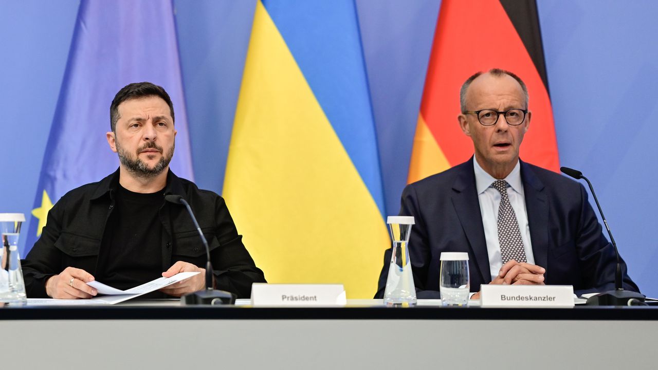 Мерц обеща на Зеленски да засили натиска върху Москва