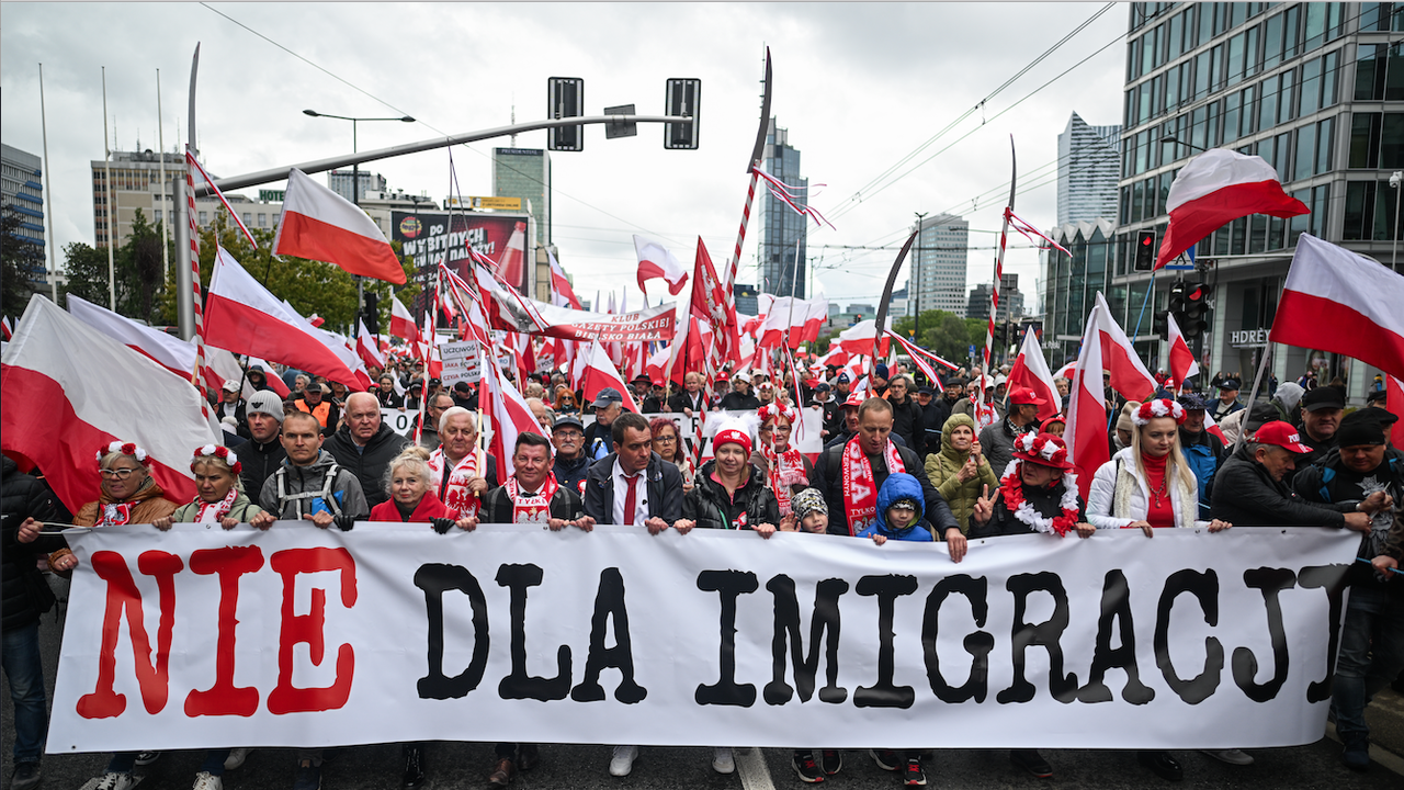 Хиляди на протест във Варшава срещу незаконната имиграция и европейската миграционна политика