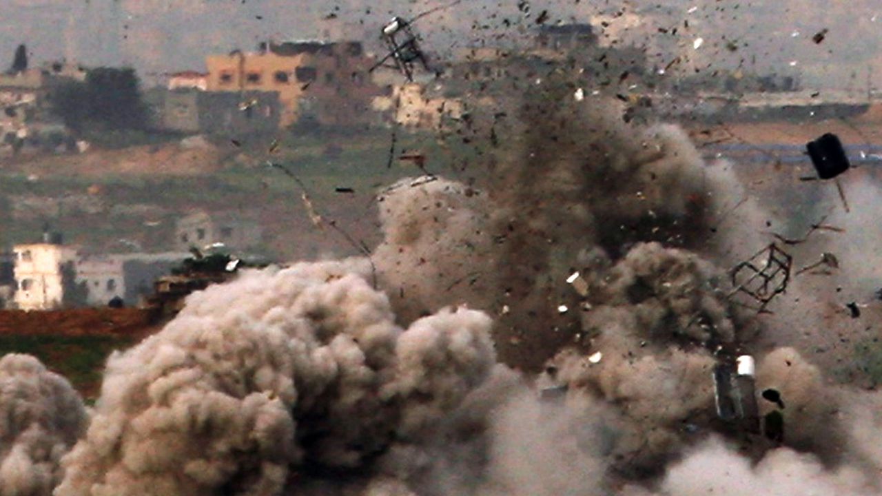 ЦАХАЛ взривиха тунел, където през 2014 г. бе убит израелски военен