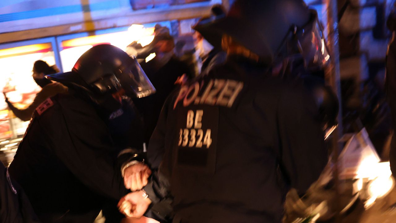 Задържаха мъж в Германия по подозрение в планиране на убийства на политици