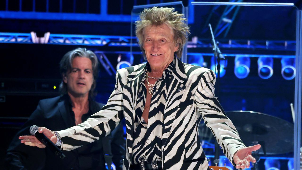 Род Стюарт ще изнесе тази вечер концерт в София като