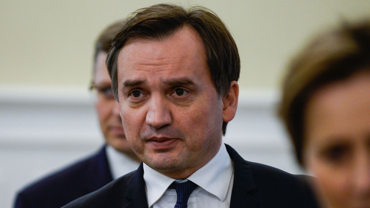 През 2018 г. Зебро бе един от инициаторите на съдебна