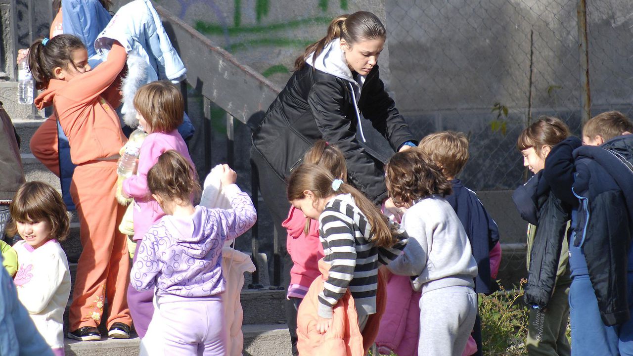 Предложението е учениците да минат на онлайн обучение, свижданията и