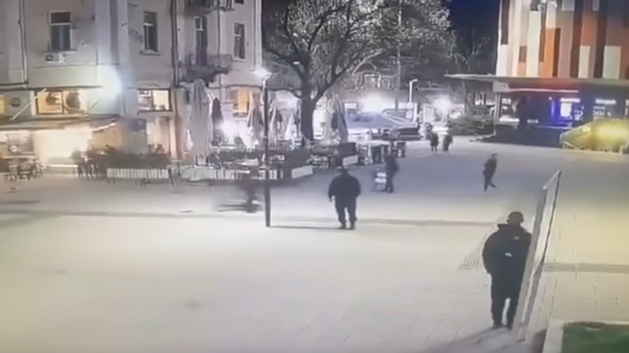 Откриха кой е карал електрическата тротинетка, блъснала полицай в центъра на Плевен
