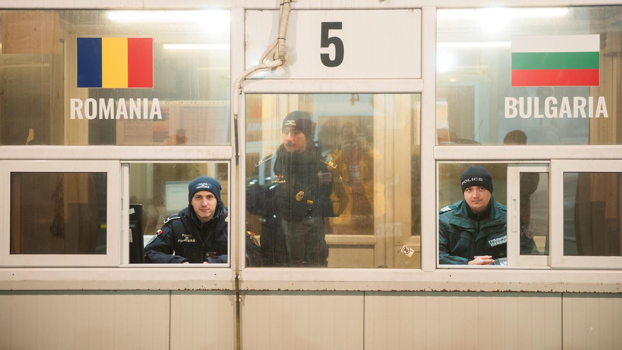 ЕК: България и Румъния дадоха добър пример с гладкото присъединяване към Шенген
