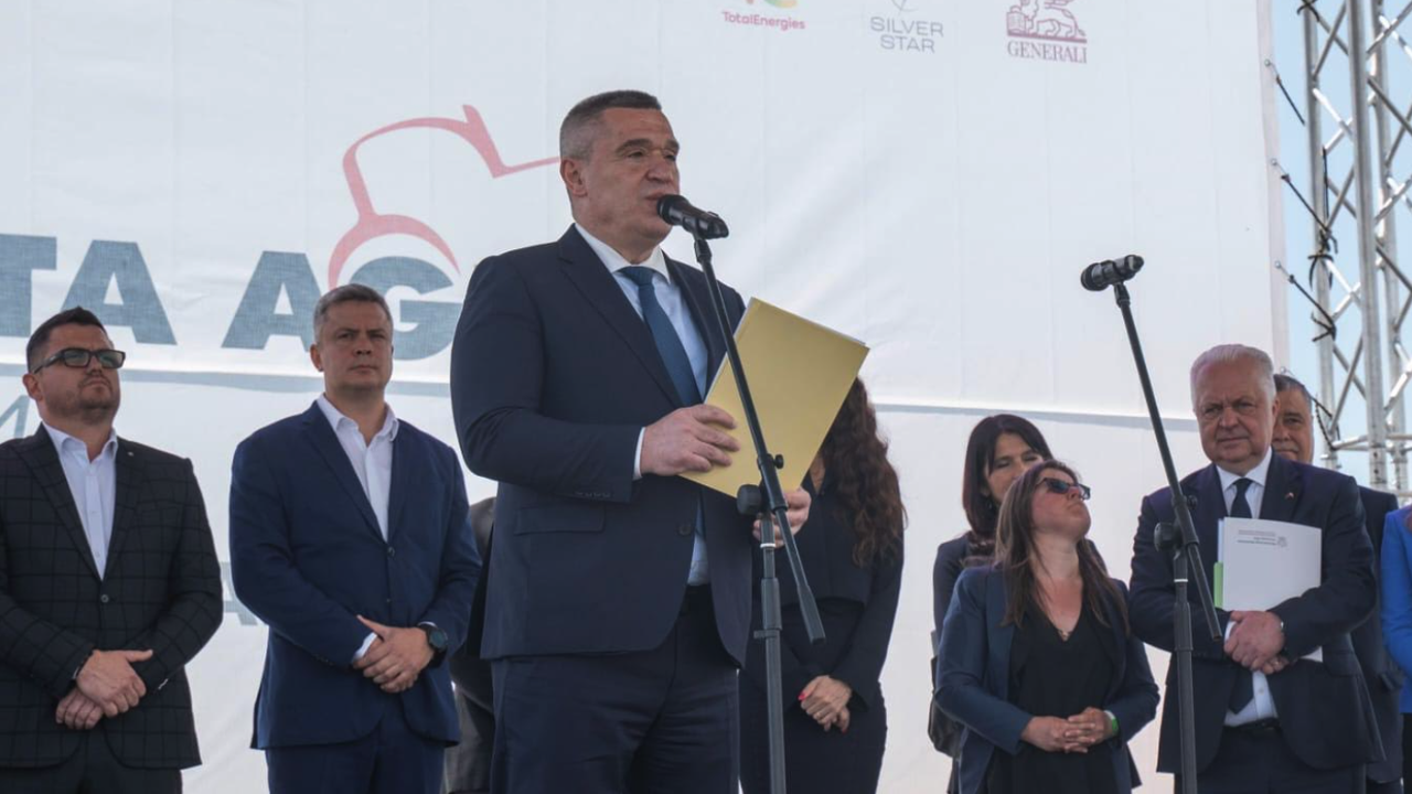 Министър Тахов: Двойно повече кандидати са подали заявления по интервенцията за застраховането в Кампания`2025