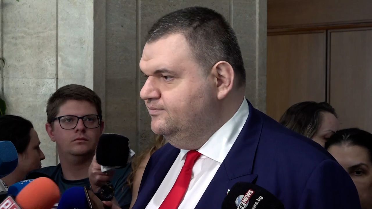 Пеевски: Тези са излишни в парламента, да си търсят друга работа